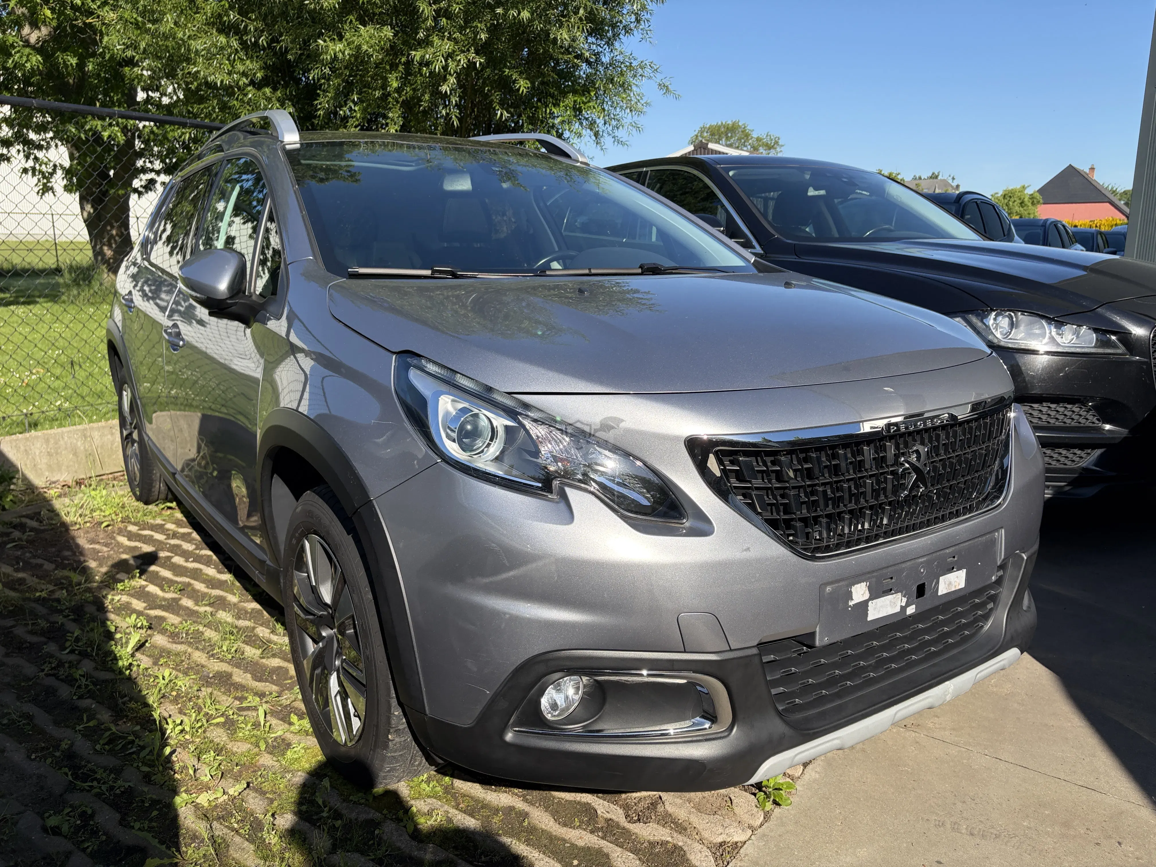 Peugeot 2008 1.2i Allure 2019