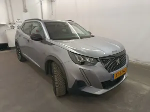 Peugeot 2008 1.2i Allure 2022