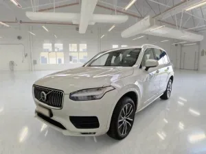 Volvo XC90 B5 Momentum Pro 2021