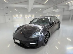 Porsche Panamera 4 2021