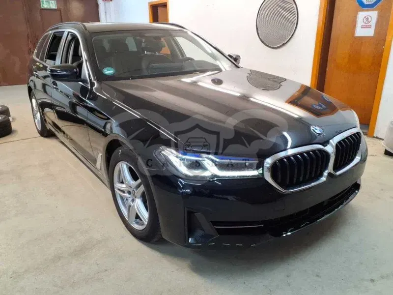BMW 5 Series Touring 520d 2021