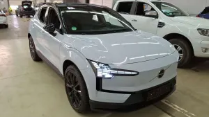 Volvo EX30 Extended Range Ultra 2024