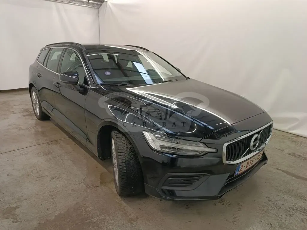 Volvo V60 B3 Momentum Pro 2022