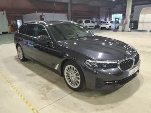 BMW 5 Series Touring 530e 2021