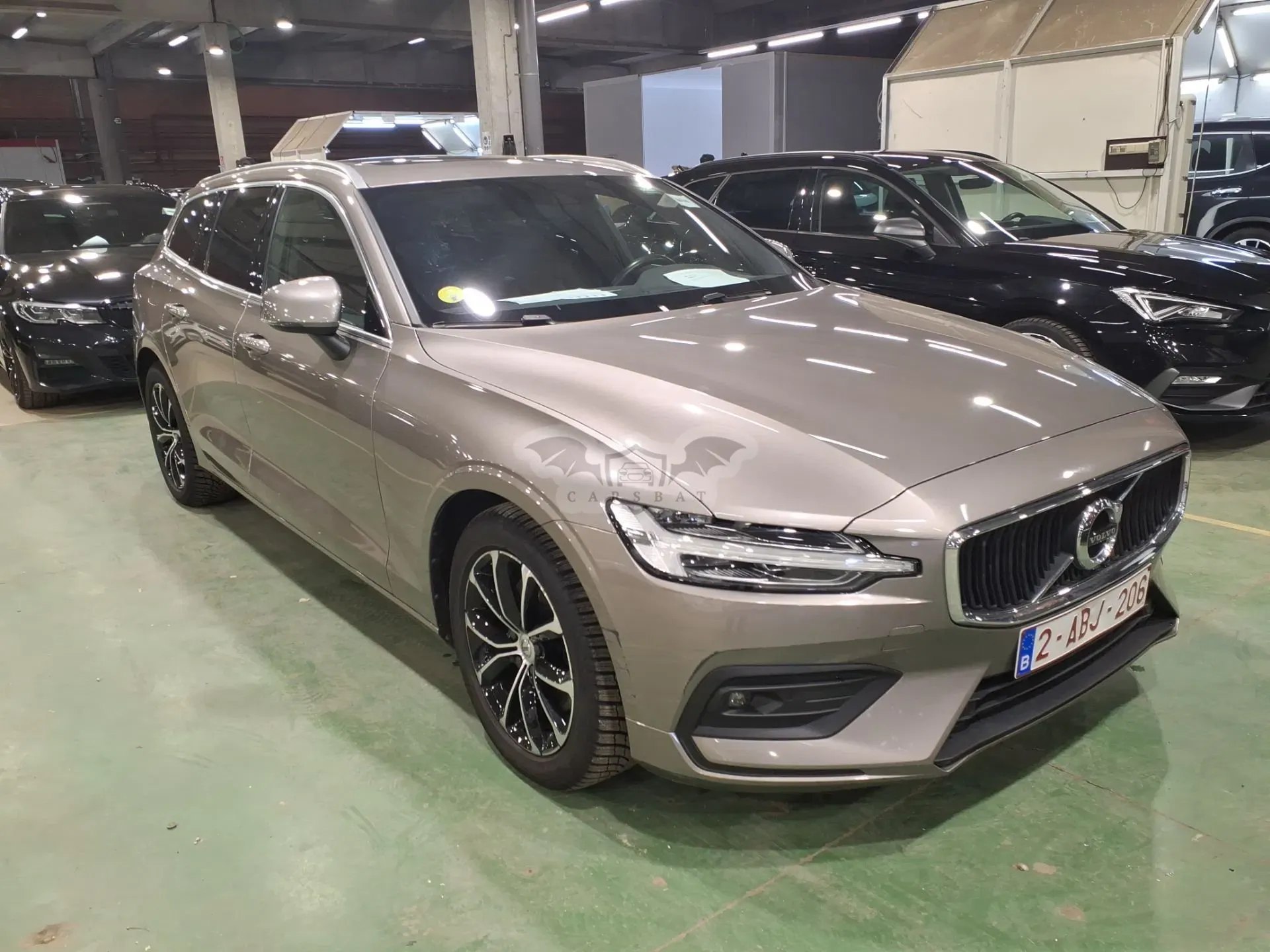 Volvo V60 2.0 B4 Momentum Pro 2021