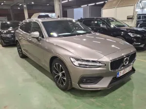 Volvo V60 2.0 B4 Momentum Pro 2021