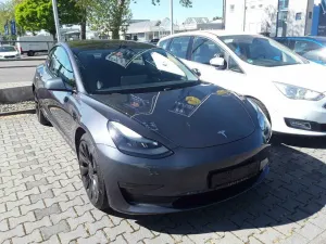 Tesla Model 3 Long Range Performance 2021