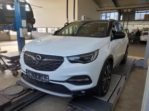 Opel Grandland 1.6 Ultimate 2021
