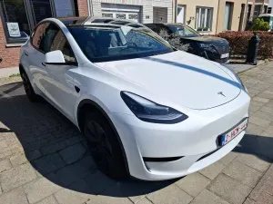 Tesla Model Y Standard Range 2024