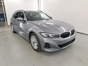 BMW 3 Series Touring 320e 2022
