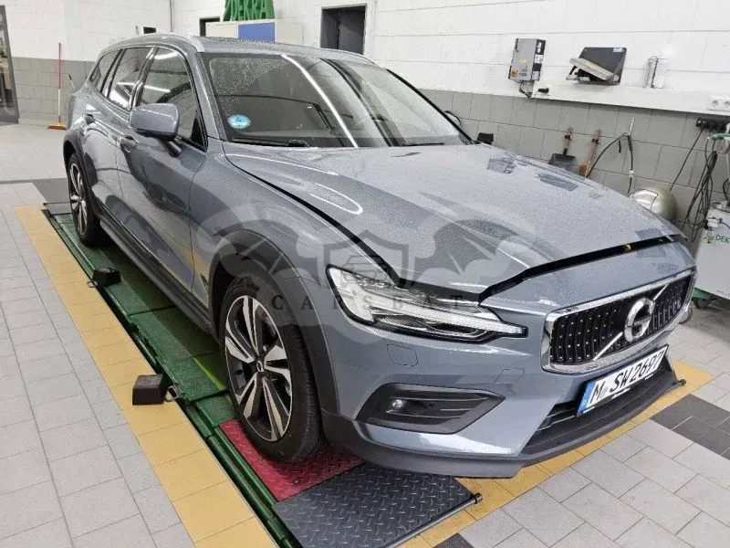 Volvo V60 Cross Country B5 2022