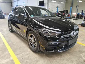 Mercedes-Benz GLA 200 AMG Line 2025