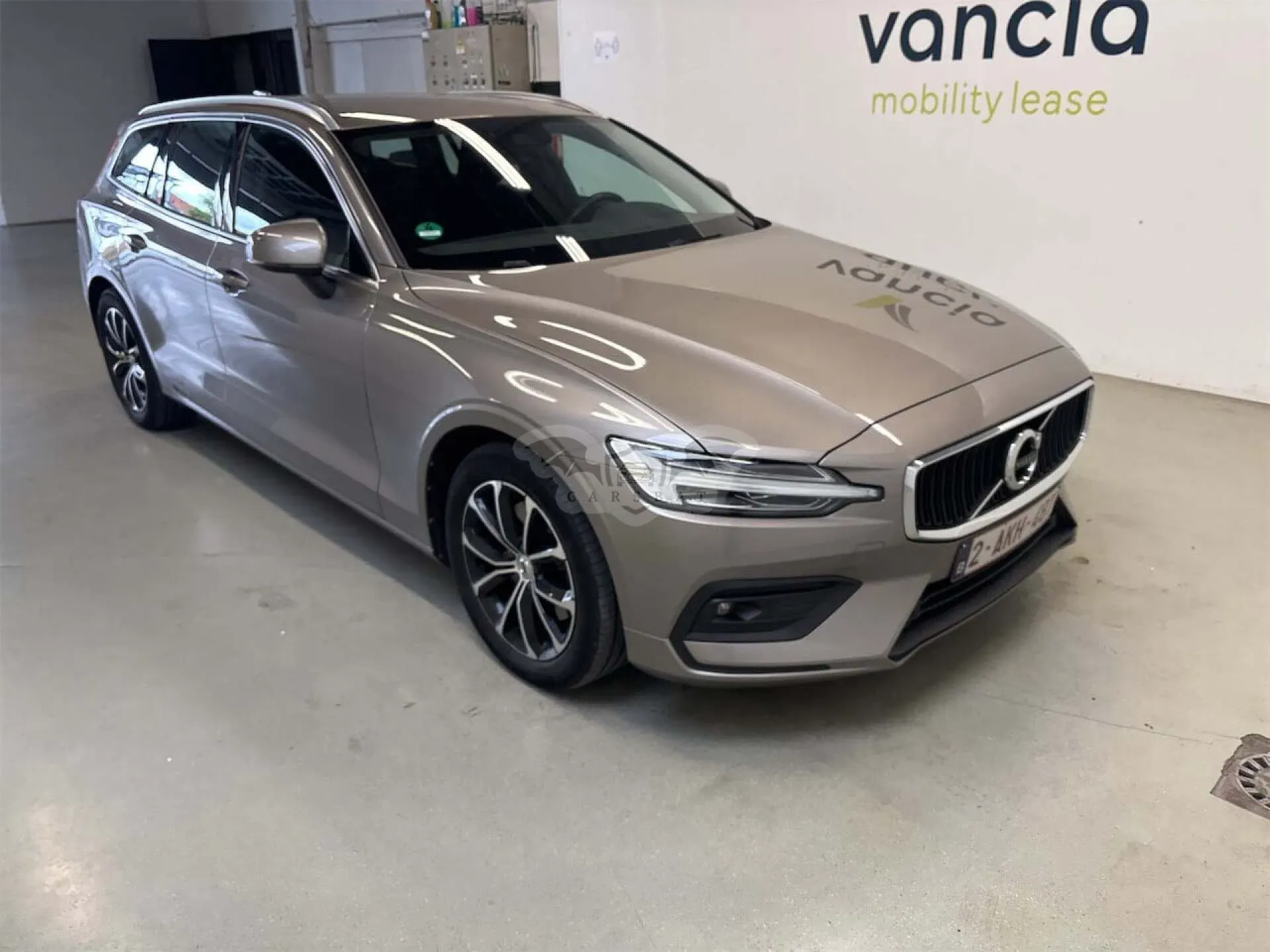 Volvo V60 B3 Momentum Pro 2021