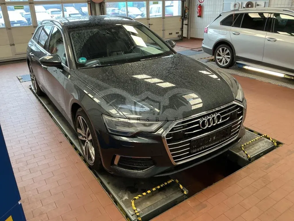Audi A6 Avant 45 TFSI Design 2023