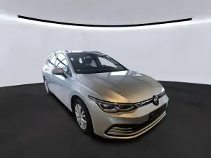 Volkswagen Golf Variant 1.5 eTSI Life 2023