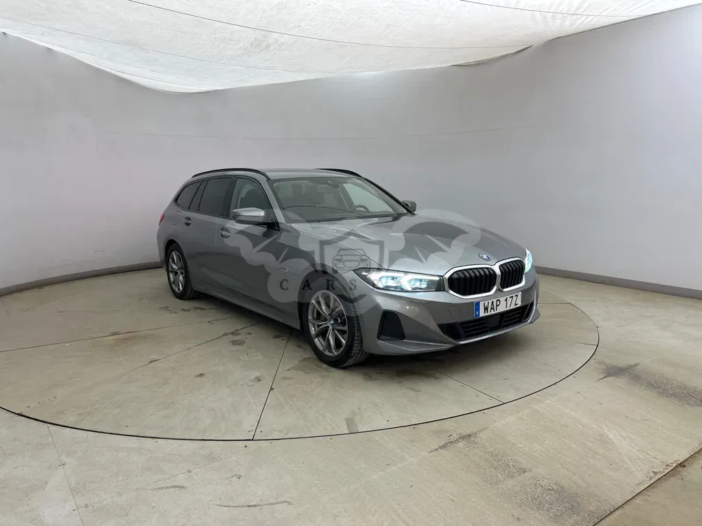 BMW 3 Series Touring 330e 2023