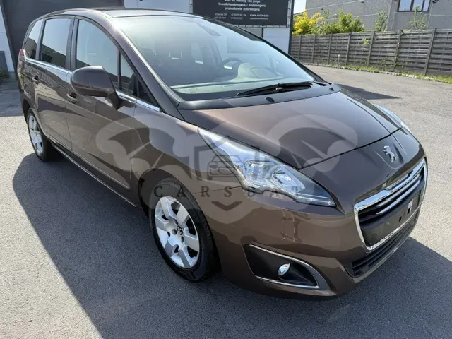 Peugeot 5008 1.2i Active 2016