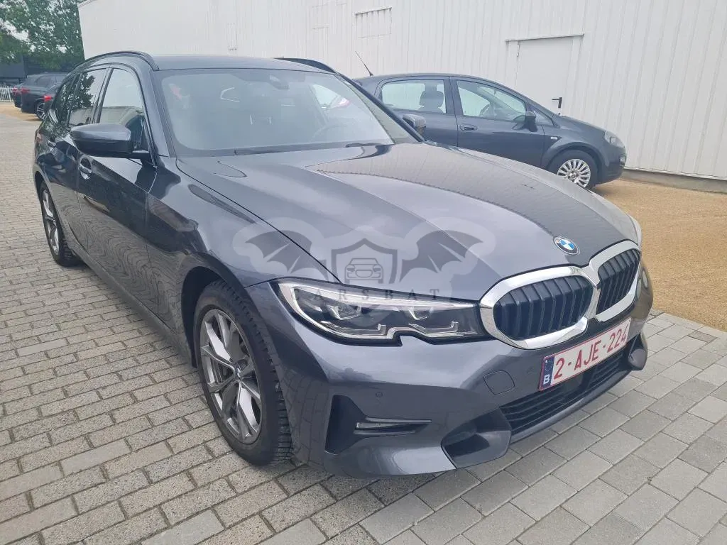 BMW 3 Series Touring 330e 2021