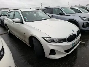 BMW 3 Series Touring 320e Business Design 2023