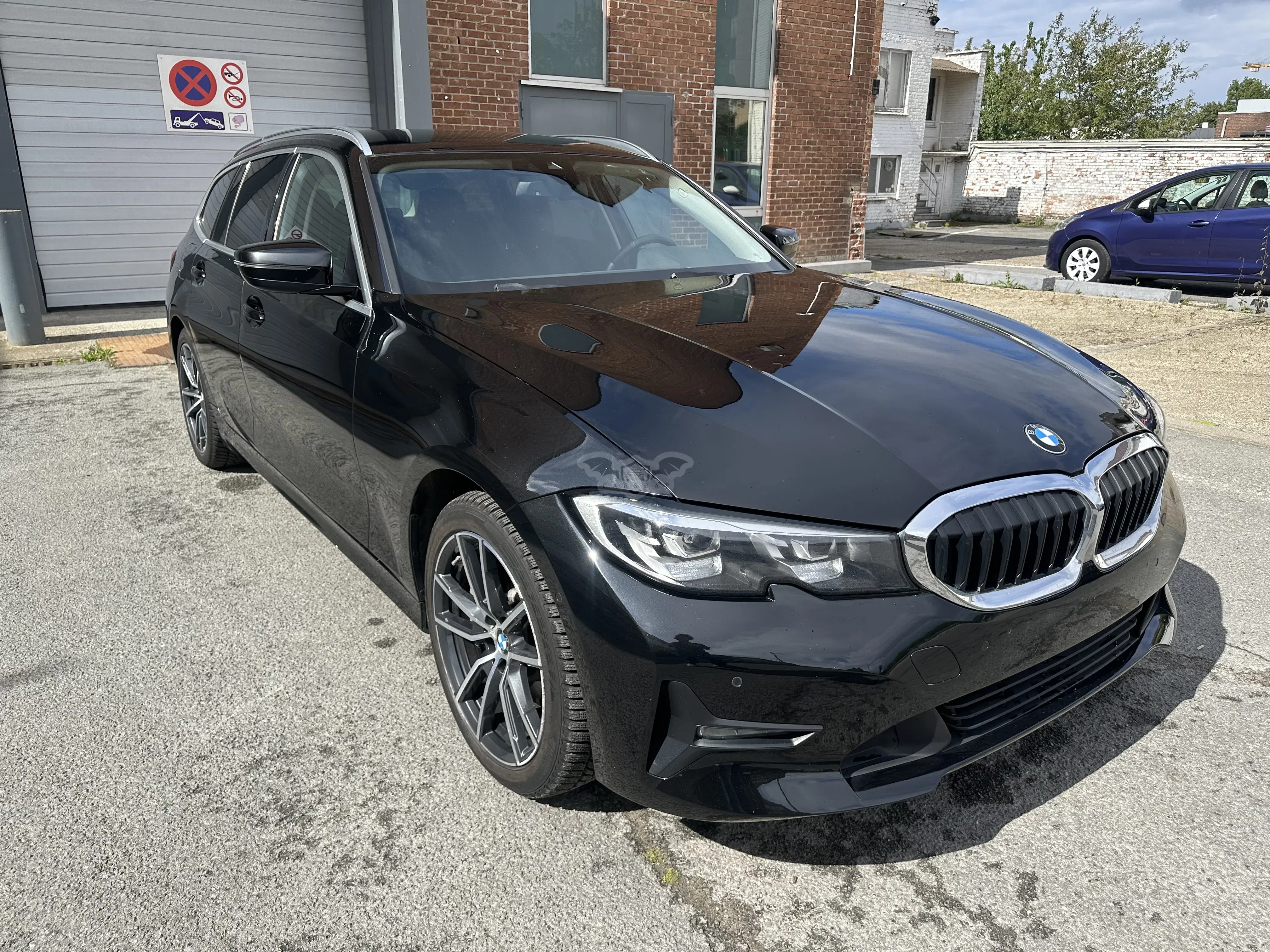 BMW 3 Series Touring 330e 2021