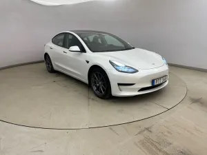 Tesla Model 3 Standard Range 2023