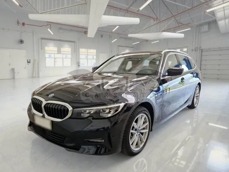 BMW 3 Series Touring 330e Business Advantage 2021
