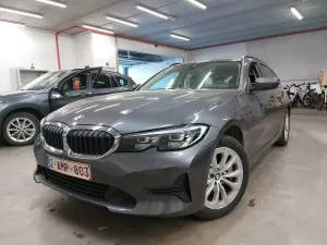 BMW 3 Series Touring 330e Business 2021