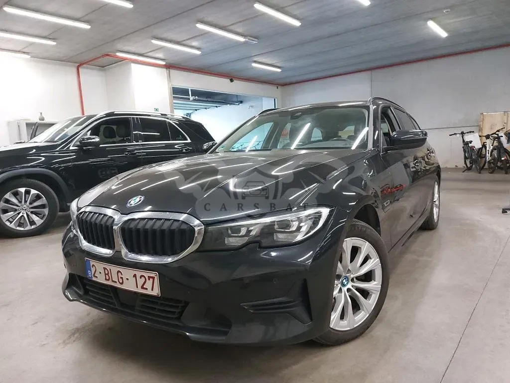 BMW 3 Series Touring 320e Business 2022