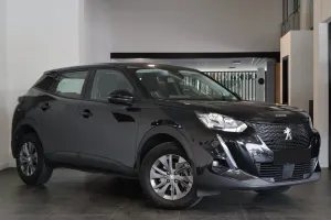 Peugeot 2008 1.2i Active 2021