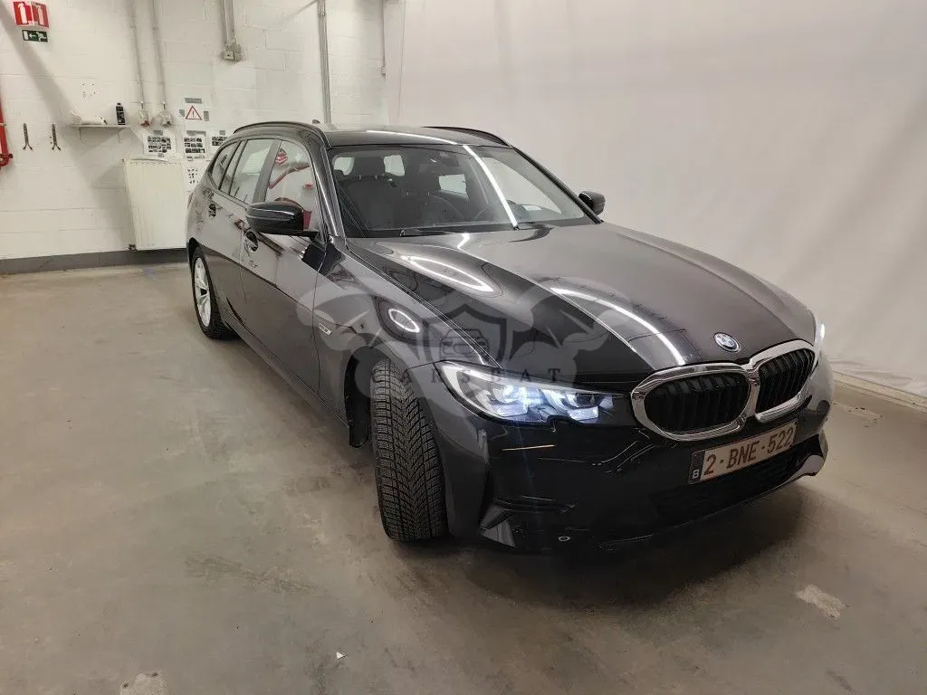 BMW 3 Series Touring 320e Business Design 2022