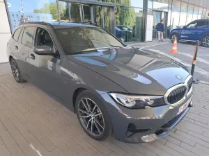 BMW 3 Series Touring 320e 2022