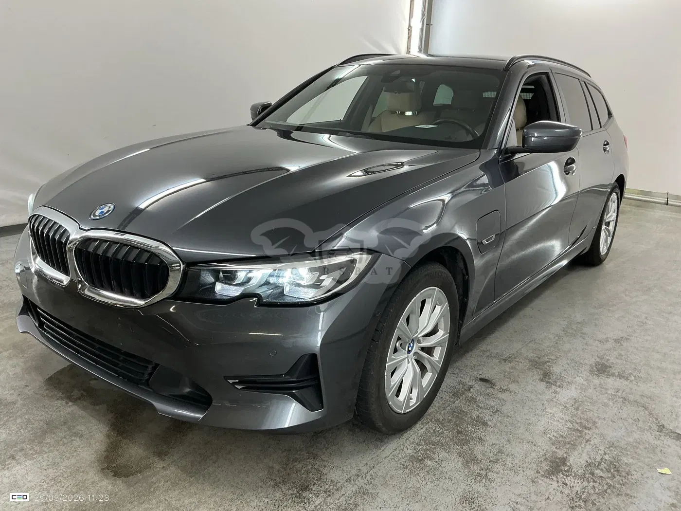 BMW 3 Series Touring 320e Business Design 2022