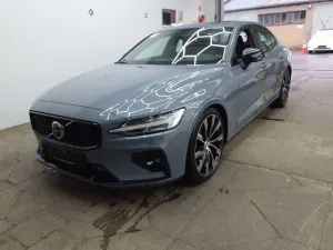 Volvo S60 Plus Dark 2023