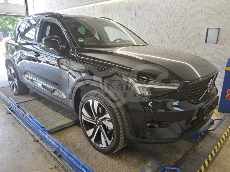 Volvo XC40 B4 Ultimate Dark 2024