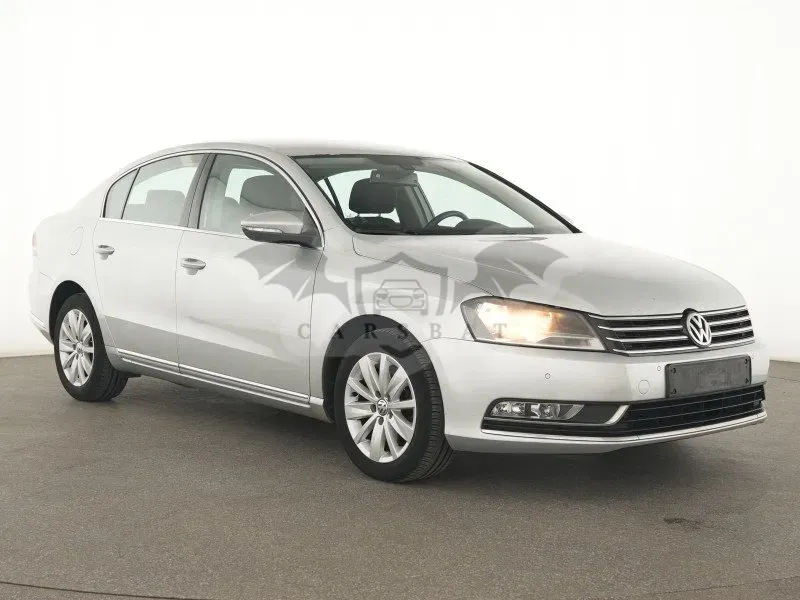 Volkswagen Passat 1.6 TDI Comfortline Business 2011