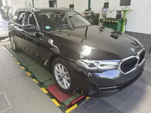 BMW 5 Series Touring 520d 2023