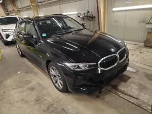 BMW 3 Series Touring 320e 2023