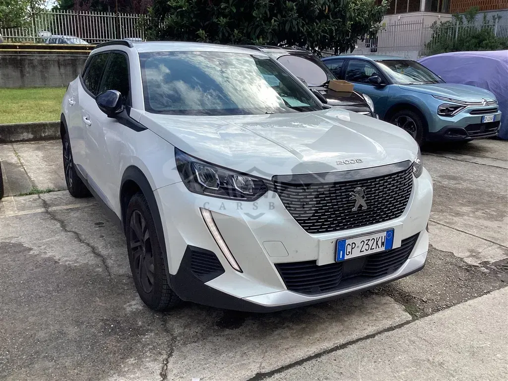 Peugeot 2008 1.2i Allure 2023