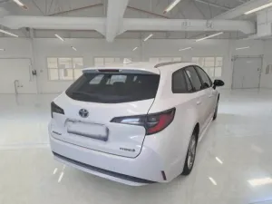 Toyota Corolla Touring Sports 1.8h Business 2021