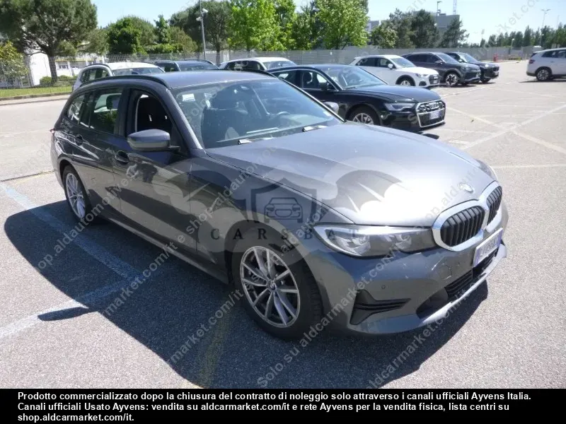 BMW 3 Series Touring 320d Business 2022