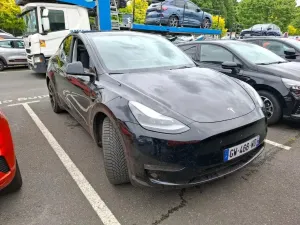 Tesla Model Y Long Range 2024