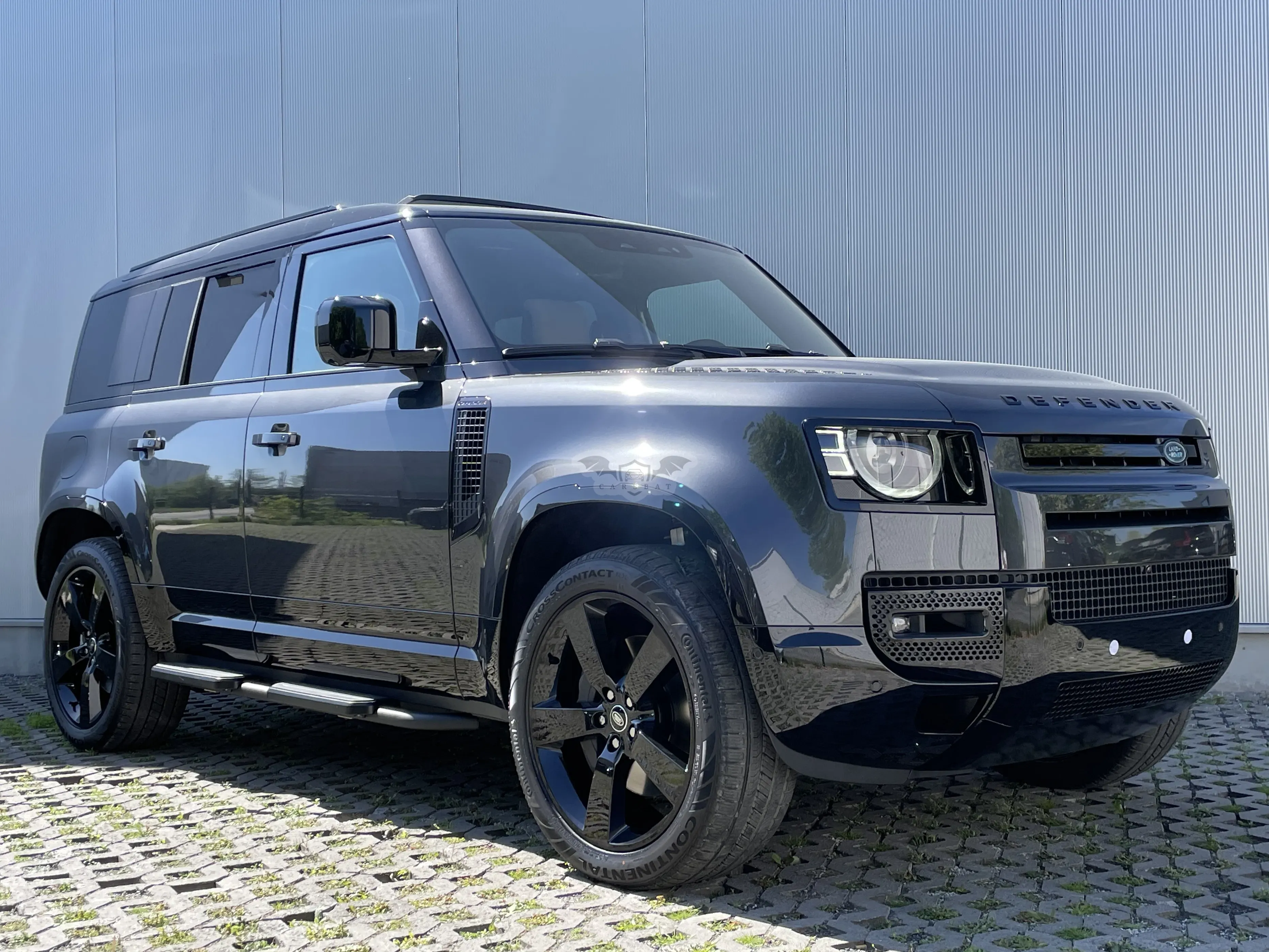 Land Rover Defender 110 5.0 X-Dynamic HSE 2025