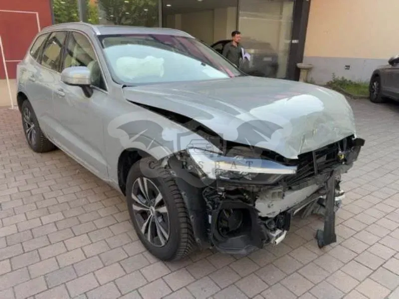 Volvo XC60 T6 Core 2024