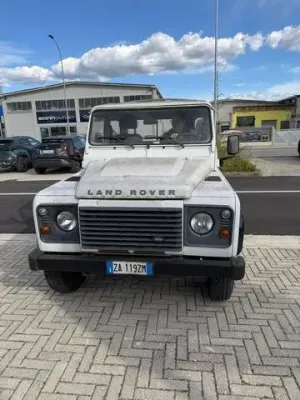 Land Rover Defender 110 2.4 S 2010