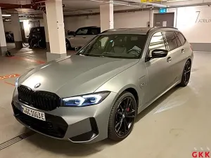 BMW 3 Series Touring 330e 2023
