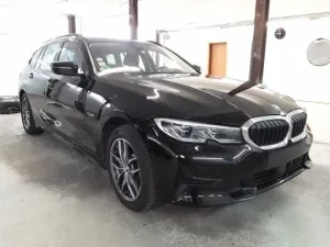 BMW 3 Series Touring 330e Sport Line 2022