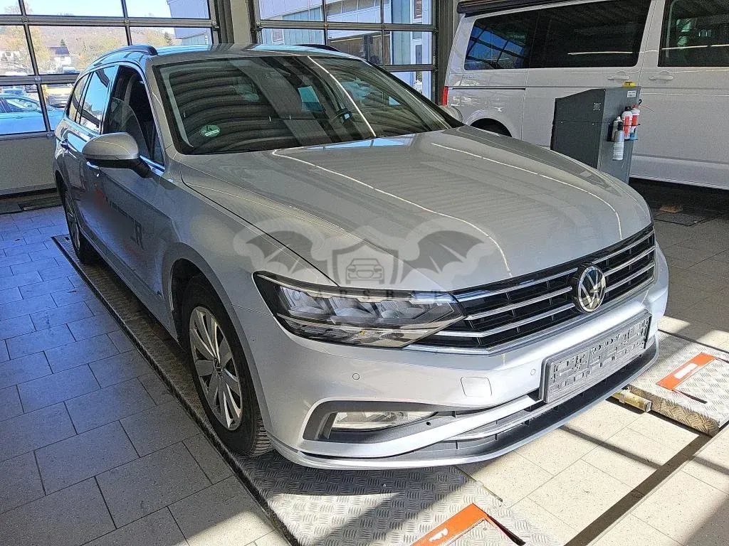 Volkswagen Passat Variant 2.0 TDI Business 2022