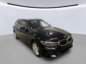 BMW 3 Series Touring 320e Sport Line 2022