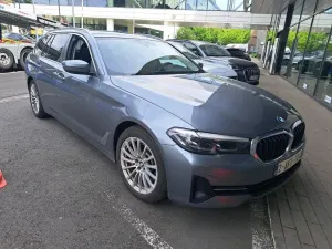 BMW 5 Series Touring 530e Lounge 2021
