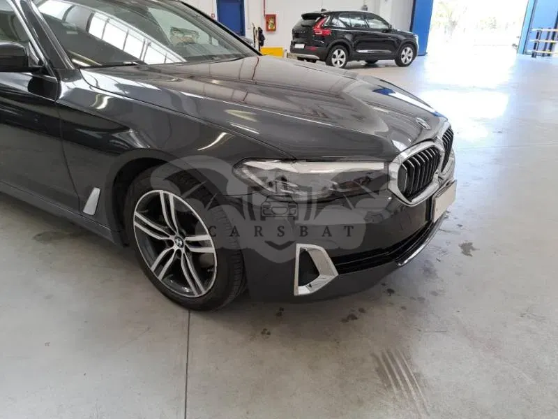 BMW 5 Series Touring 520d Luxury 2022
